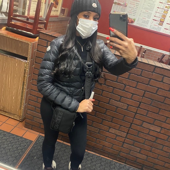 Meet Your Posher, Lydia! ❤️ - Picture 5 of 9